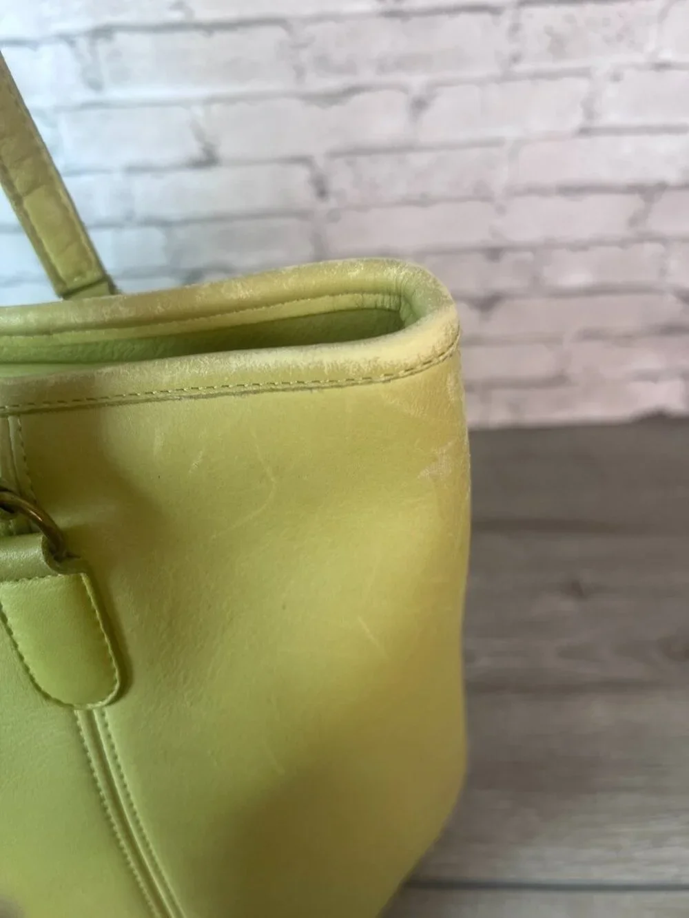 RARE COLOR!! Coach Vintage Medium Framed Pouch 9998 in Lime